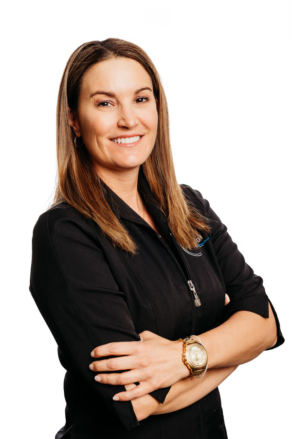 Portrait of Dr Julie Leduc, Endodontist